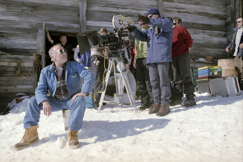Claude Brasseur sur le tournage de MALABAR PRINCESS à La Charme (74) en 2003 © Epithete Films - ARAC